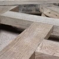 Cloison vieux bois assemblage à blanc