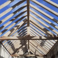 Emptinne charpente traditionnelle en chêne