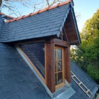 Lucarne à chevalet vitrée