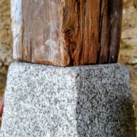 Pied de poteau du dé granit